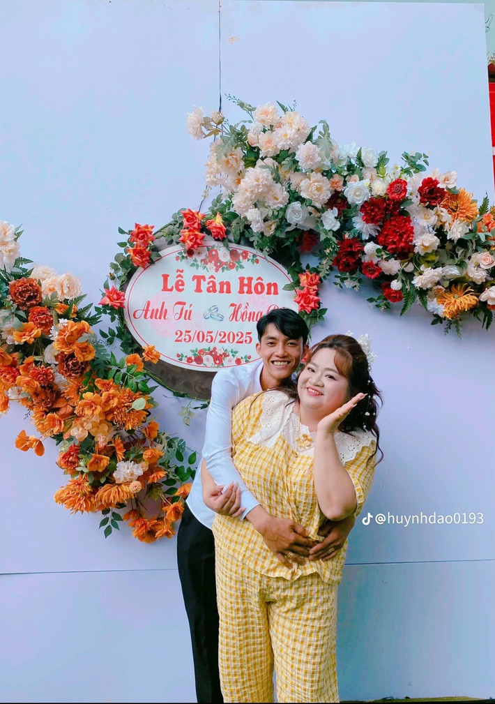 Đào thừa nhận cảm xúc hỗn độn trong buổi hẹn đầu, với sự hồi hộp và tự ti về ngoại hình "quá khổ" của mình. Tuy nhiên, câu nói của Tú: "Bề ngoài chẳng quan trọng đâu em" đã khiến cô xúc động và từ đó mở ra một tình yêu đẹp.