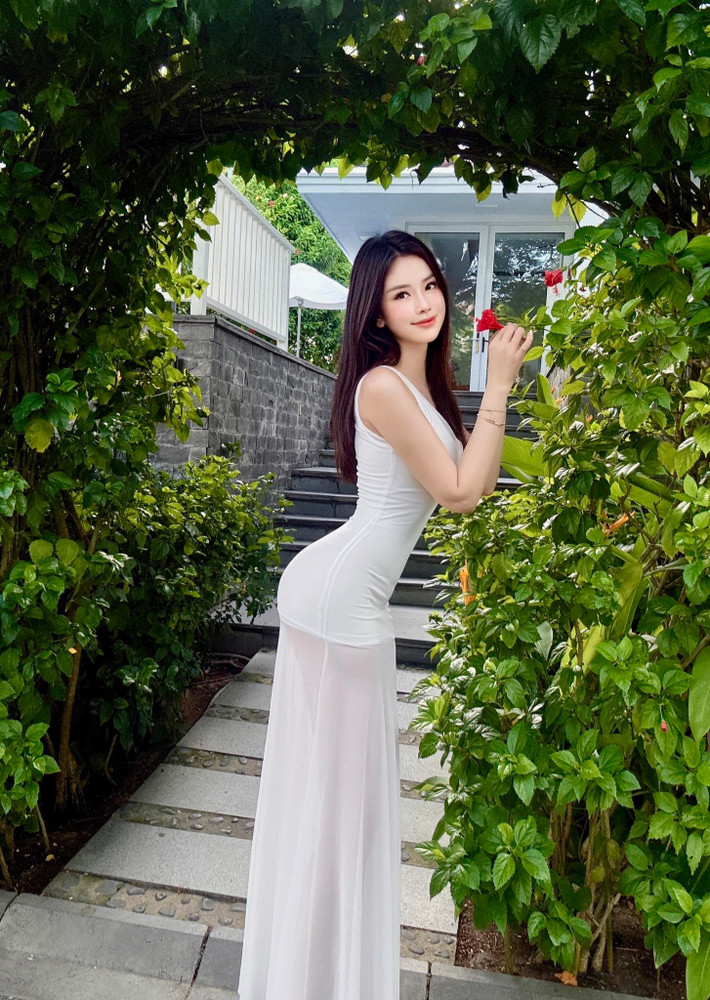 Cuộc sống làm mẹ 2 con sang chảnh của chân dài Bắc Ninh khiến nhiều mẹ bỉm không khỏi ganh tỵ. Đào Lan Phương thường xuyên chia sẻ những hình ảnh cùng 2 con đi du lịch khắp nơi.