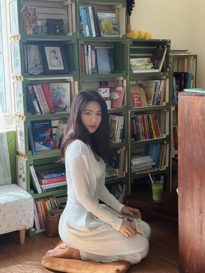 Minh Trang là một nữ diễn viên trẻ đầy triển vọng của màn ảnh Việt. Cô bắt đầu được công chúng biết đến và yêu mến qua các vai diễn trong phim truyền hình như “Chọc tức vợ yêu” và đặc biệt là vai diễn thành công trong bộ phim điện ảnh “Tháng năm rực rỡ”. (Ảnh: IGNV)
