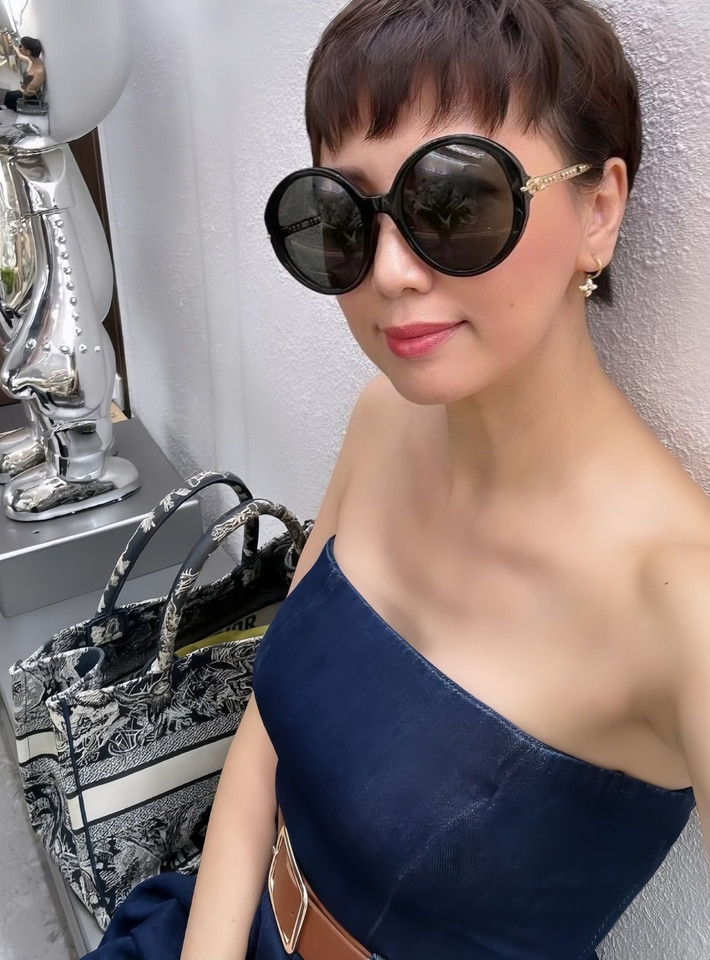 Doãn Hải My từng cho biết cô thừa hưởng cơ địa "ăn mãi không mập" từ mẹ. Chẳng cần kiêng khem nhiều, hai mẹ con vẫn giữ được vóc dáng gọn gàng.
