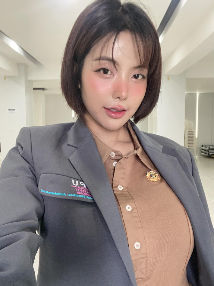 Có một thời điểm, những bức hình của cô trở nên viral trên mạng xã hội, giúp cô thu về một lượng người theo dõi lớn. (Ảnh: FBNV)