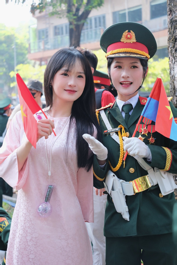 Cô hiện công tác tại đơn vị Ban Chỉ huy phòng thủ khu vực 1- Đức Xuân, Bộ Chỉ huy Quân sự tỉnh Thái Nguyên. (Ảnh: FBNV)