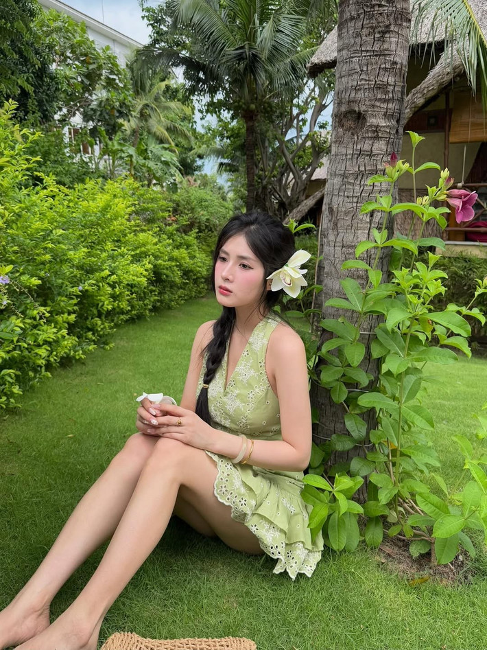 Quỳnh Alee nổi lên từ những video trên TikTok với các nội dung về cuộc sống hàng ngày, nhảy múa, và các clip biến hình ấn tượng.