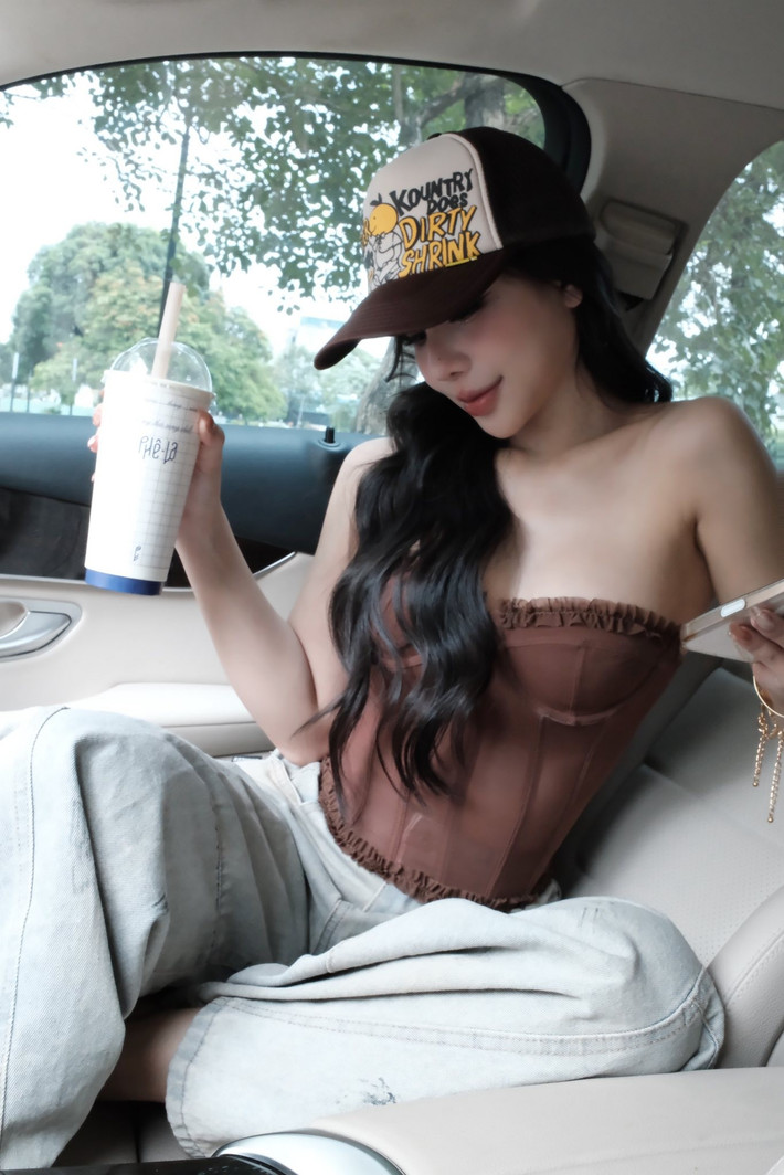 Dù ở bất kỳ phong cách nào, nàng MC tài năng này vẫn luôn biết cách để tỏa sáng và chiếm trọn cảm tình của công chúng.