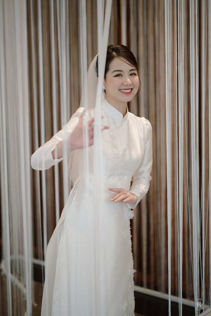 Cũng chính vậy, nhiều người còn gọi Minh Phụng với những danh xưng như "cô dâu triệu view", "nàng dâu xinh như thần tiên tỷ tỷ". (Ảnh: FBNV)