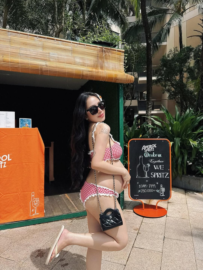 Đây không phải là lần đầu tiên Joyce Phạm gây chú ý với phong cách thời trang của mình khi mang bầu.