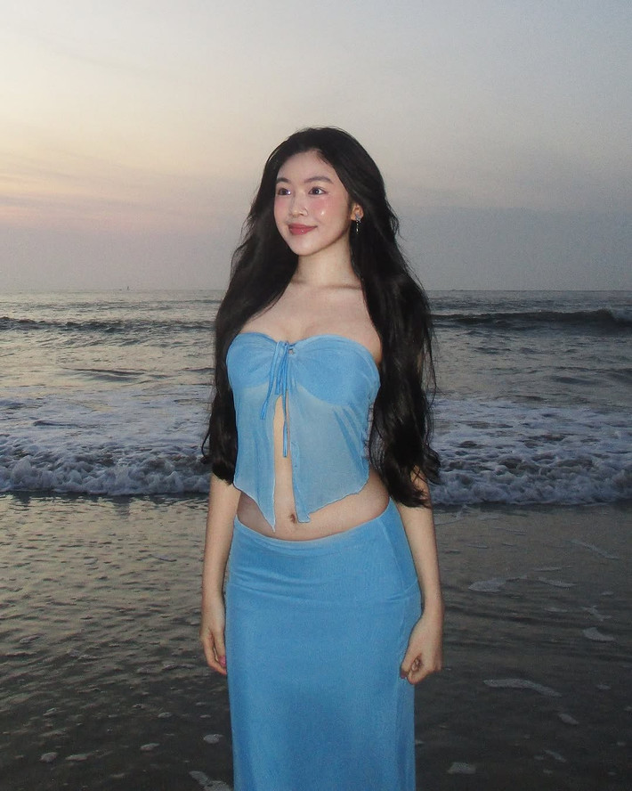 Với nhan sắc ngày càng rạng rỡ và học vấn tốt, Lọ Lem đang thu hút sự chú ý không chỉ vì là con gái của một MC nổi tiếng mà còn bởi chính tài năng và sức hút cá nhân của mình.