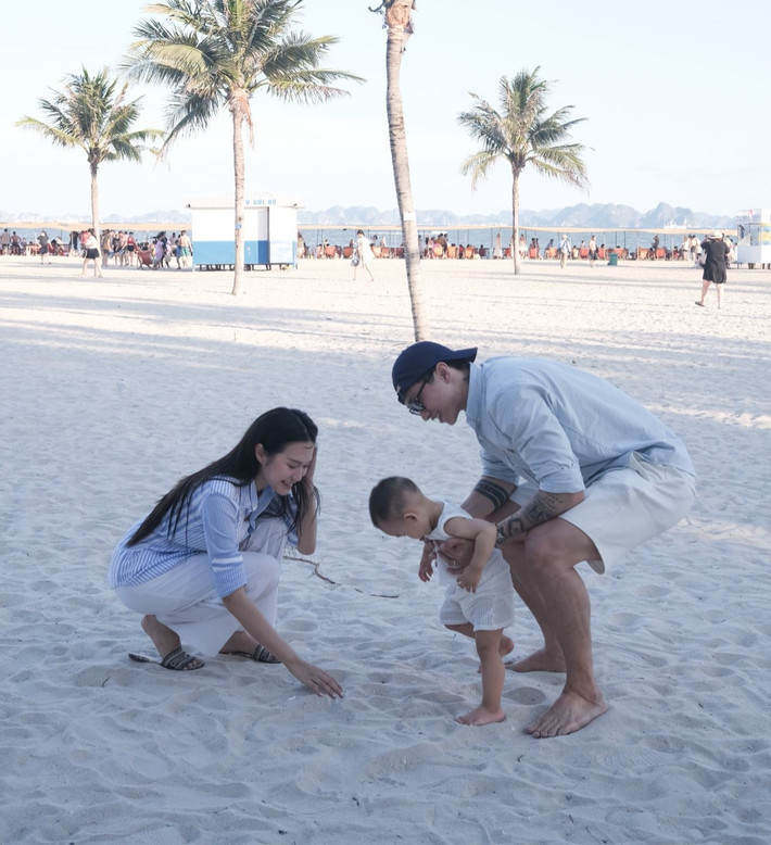 Ở tuổi 26, Văn Hậu từng được xem là một trong những hậu vệ trái hay nhất Việt Nam. Tuy nhiên, những chấn thương dai dẳng từ năm 2019 đến nay khiến anh liên tục gián đoạn sự nghiệp.