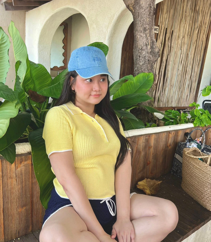 Hiện tại cô nàng đã tự tin hơn, bắt đầu giảm cân, can thiệp phương pháp nâng cơ mặt để cải thiện sắc vóc.
