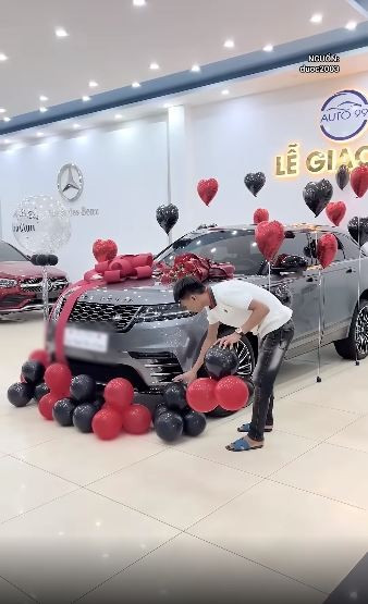 Trong những clip khác được đăng tải, Văn Được cũng thường ăn mặc giản dị, không quá phô trương.