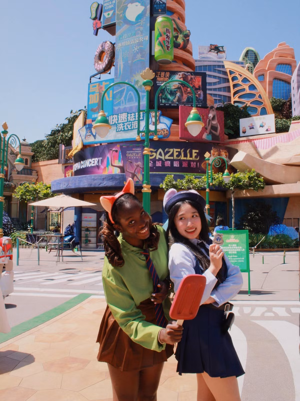 Sự trở lại của bộ đôi cảnh sát thỏ Judy Hopps và cáo Nick Wilde trong bom tấn hoạt hình "Zootopia: Phi Vụ Động Trời 2" (khởi chiếu cuối tháng 11 vừa qua) đã thực sự tạo nên cơn sốt toàn cầu, nhanh chóng thống trị các phòng vé.(Ảnh: IGNV)