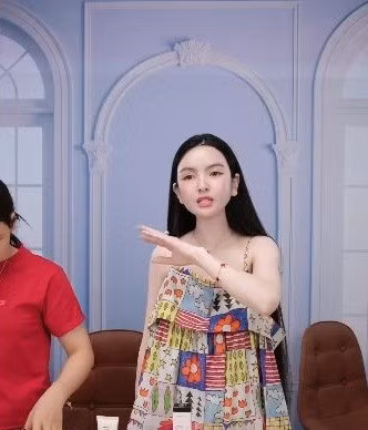 Nhiều người cho rằng có thể Chu Thanh Huyền vừa mới can thiệp thẩm mỹ bằng cách tiêm filler.