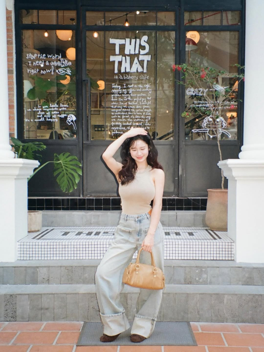 Sau màn cầu hôn lãng mạn tại Rome (Ý) vào cuối năm 2024, Hàn Hằng và vlogger Huyme đã tổ chức lễ ăn hỏi tại Thanh Hóa vào tháng 3/2025. (Ảnh: IGNV)