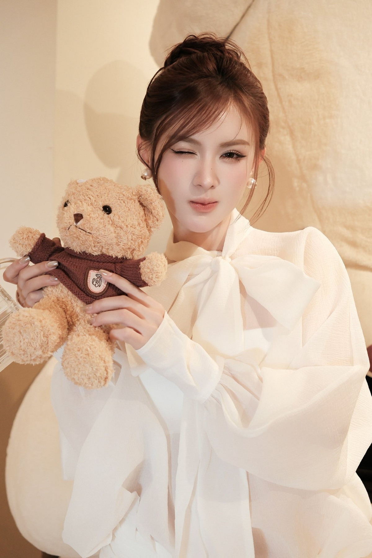 Hiện tại, Kelly Nguyễn không còn hoạt động quá dày đặc trong showbiz mà tập trung nhiều hơn cho công việc kinh doanh và tận hưởng cuộc sống cá nhân. Tuy nhiên, mỗi lần xuất hiện, "hot girl tuổi Ngựa" vẫn luôn khẳng định được sức hút riêng biệt, không hề bị lãng quên giữa dàn hot girl trẻ mới nổi.