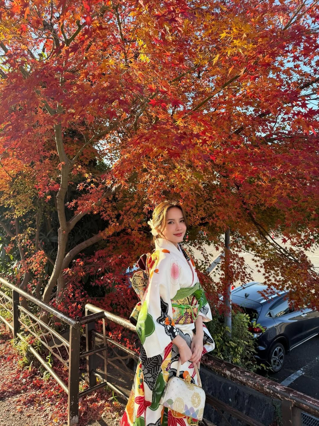 Tuy nhiên, sau một thời gian vắng bóng trên mạng xã hội, lần trở lại này của nữ ca sĩ lại mang một hình ảnh hoàn toàn khác, duyên dáng, dịu dàng trong trang phục Kimono truyền thống của Nhật Bản. (Ảnh: IGNV)