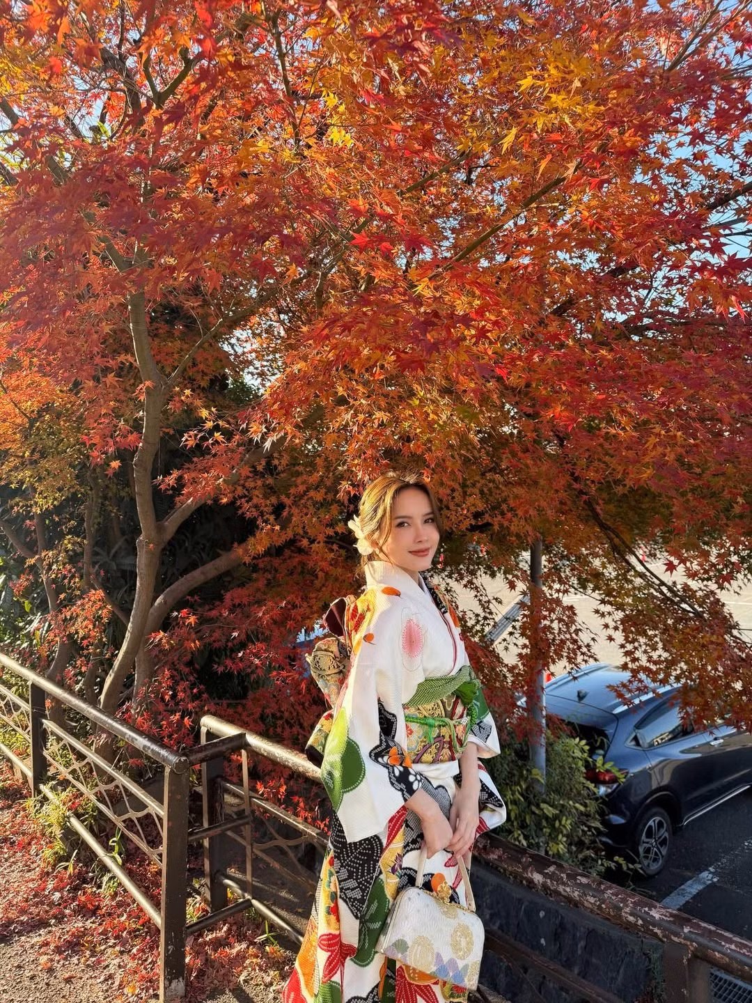 Tuy nhiên, sau một thời gian vắng bóng trên mạng xã hội, lần trở lại này của nữ ca sĩ lại mang một hình ảnh hoàn toàn khác, duyên dáng, dịu dàng trong trang phục Kimono truyền thống của Nhật Bản. (Ảnh: IGNV)