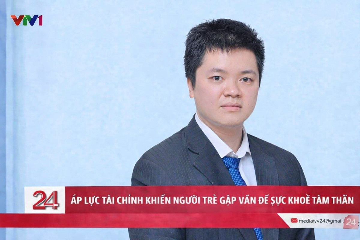 Thậm chí, nhiều người còn nhanh nhạy biến dòng trạng thái thành một lời mời chào đầy duyên dáng cho dịch vụ mà mình đang cung cấp. "Mọi người ủng hộ em chút đào chút quất để em tìm lại nụ cười ngờ nghệch, hồn nhiên tuổi 18 với ạ" - một người kinh doanh bán đào, quất dịp Tết chia sẻ. (Ảnh Tổng hợp)