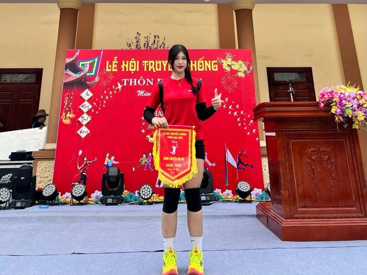 Anh Thơ (sinh năm 2002, Bắc Ninh) từng gây chú ý với những màn thi đấu tại lễ hội truyền thống ở thôn Đoài, xã Hoàn Sơn, huyện Tiên Du, tỉnh Bắc Ninh. (Ảnh: FBNV)