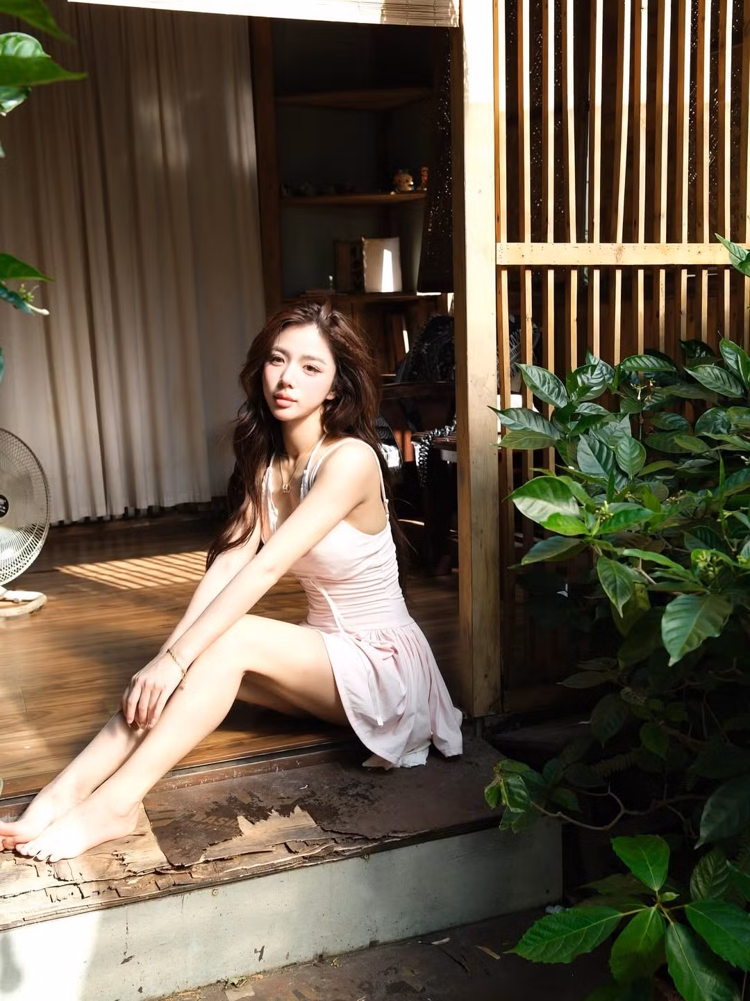 Từ một cô gái có ngoại hình không mấy nổi bật, cô đã kiên trì tập luyện, chăm sóc bản thân để có được vóc dáng và nhan sắc như hiện tại.