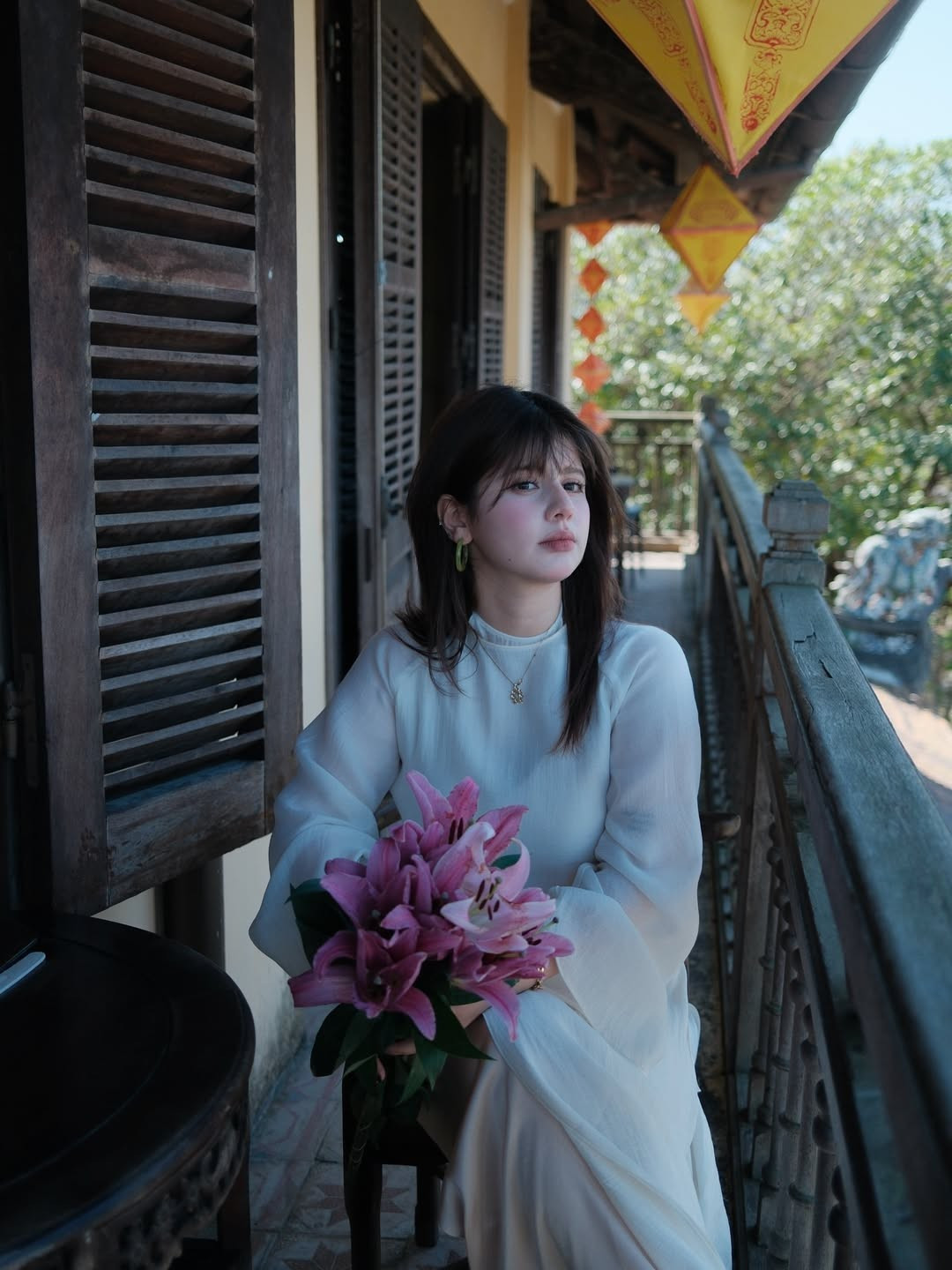 Loạt ảnh cô nàng diện đồ quân sự từng chiếm sóng mạng xã hội, được chia sẻ rộng rãi trên các diễn đàn mạng, thu về hàng chục nghìn lượt yêu thích và cư dân mạng ưu ái gọi là "hot girl quân sự".(Ảnh: IGNV)