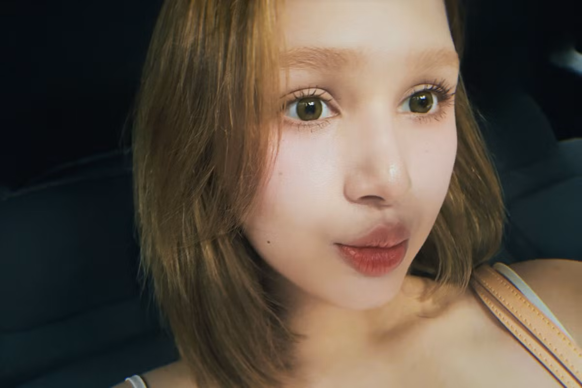 Một số ý kiến khác thì bày tỏ rằng Xoài Non dù có thay đổi ra sao trông vẫn rất xinh đẹp vì cô nàng sở hữu những đường nét sắc sảo, cuốn hút. Dù có tăng cân 1 chút nhưng chưa thể gọi là giảm phong độ nhan sắc.