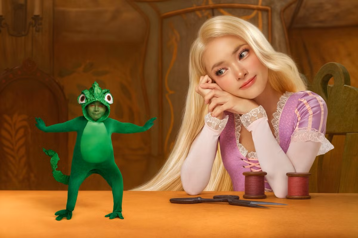 Nhân vật gây chú ý và bật cười nhiều nhất chính là rapper Binz trong tạo hình Pascal - chú tắc kè xanh lá cây đáng yêu, người bạn tri kỷ và luôn đồng hành cùng Rapunzel.