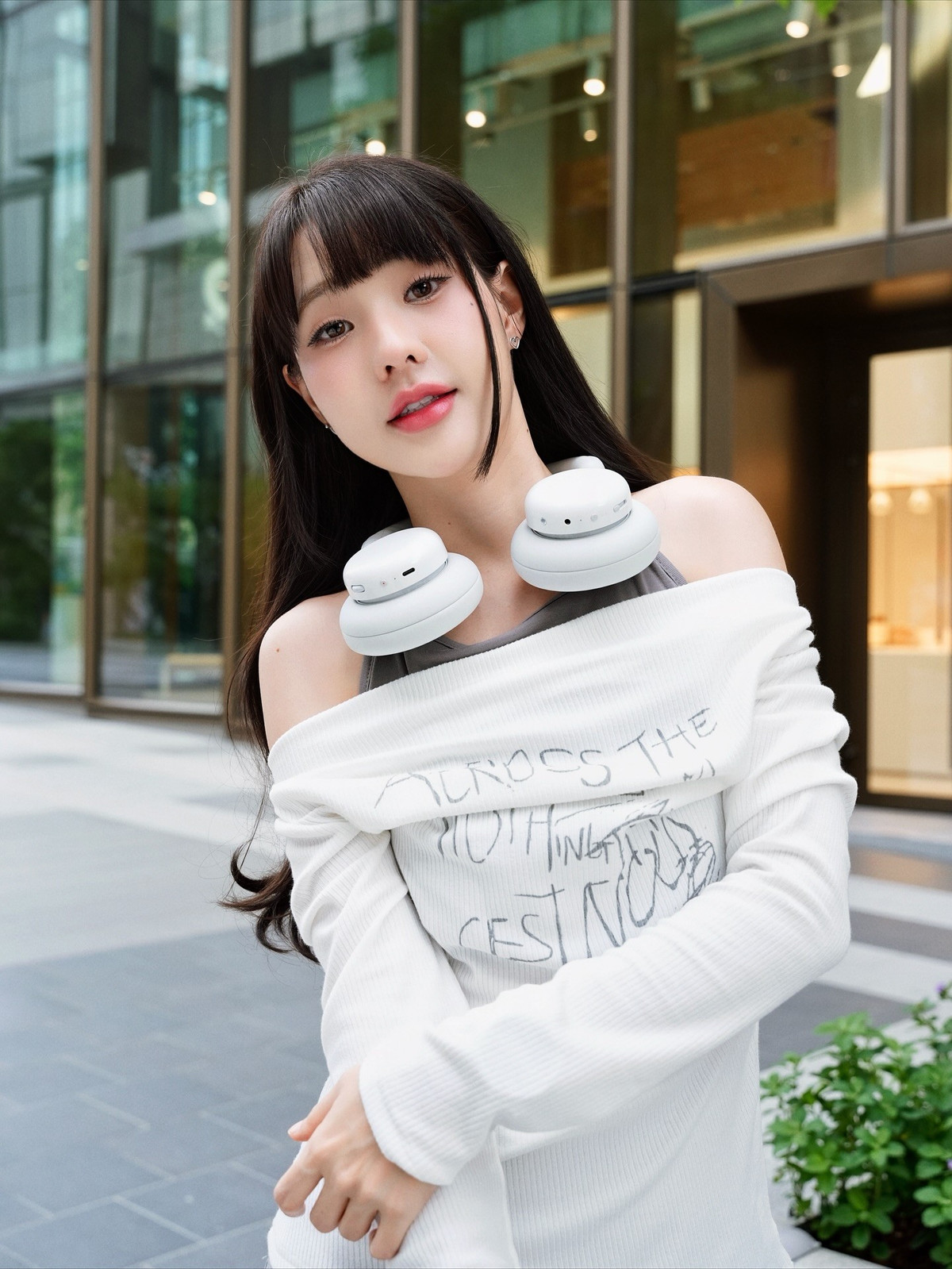 Cô nàng còn được biết đến với gu thời trang cực kỳ thời thượng, từ phong cách năng động, thể thao cho đến vẻ ngoài nữ tính, ngọt ngào luôn là nguồn cảm hứng cho giới trẻ. (Ảnh: IGNV)