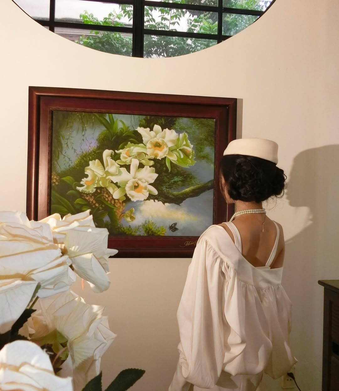 Vốn nổi tiếng với phong cách gợi cảm, năng động trên sóng livestream hay các sự kiện Esports, sự thay đổi lần này của Mai Dora nhận được "cơn mưa" lời khen từ cộng đồng mạng. Nhiều người cho rằng, "giao diện" tiểu thư này cực kỳ phù hợp với những đường nét thanh tú trên gương mặt cô. (Ảnh: IGNV)