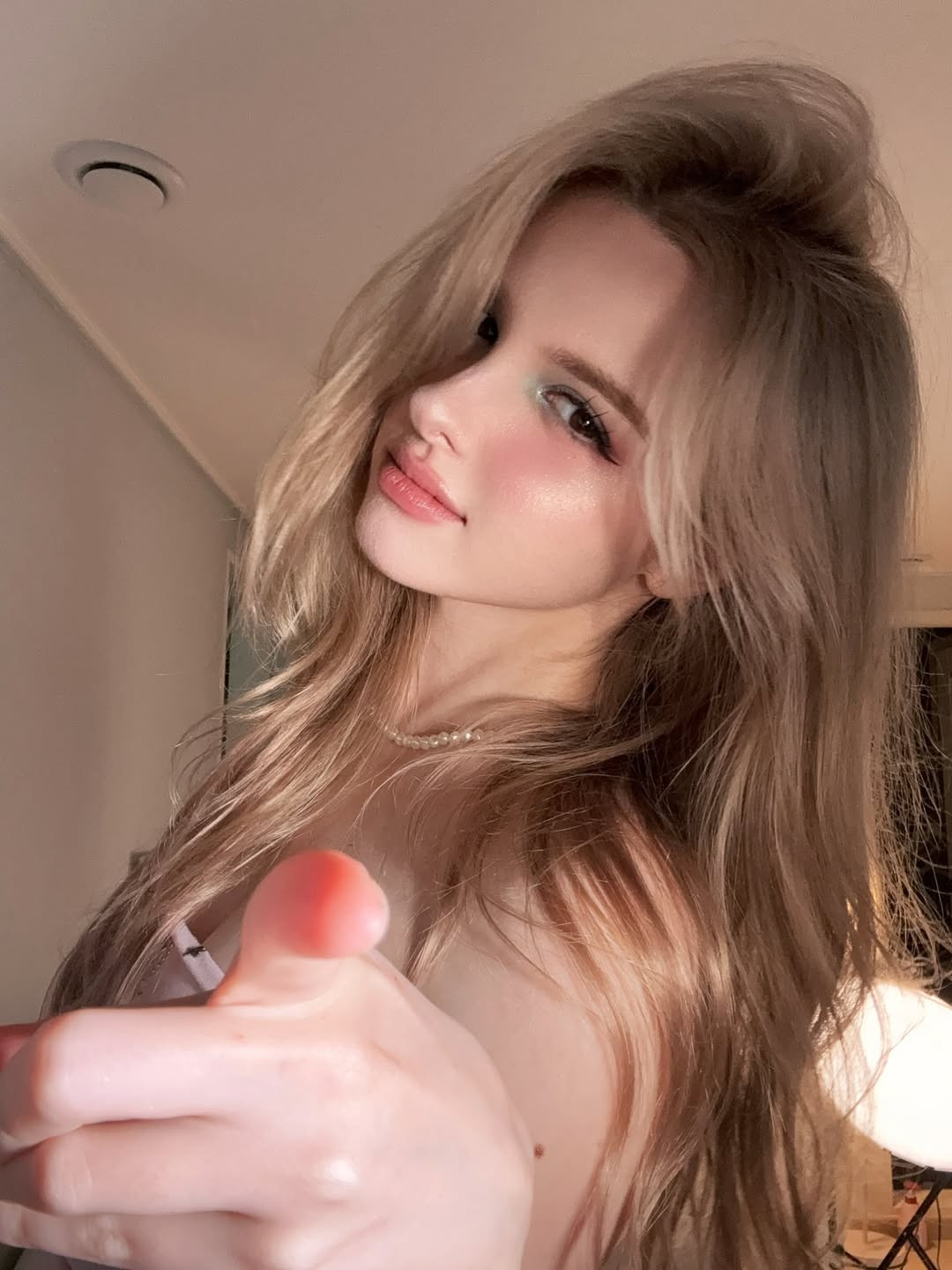 Sự nổi tiếng của cô lan rộng khắp châu Á với lượng người theo dõi khổng lồ trên các nền tảng mạng xã hội với hơn 3 triệu lượt follow trên Instagram và hơn 13 triệu người theo dõi trên TikTok. (Ảnh: IGNV)