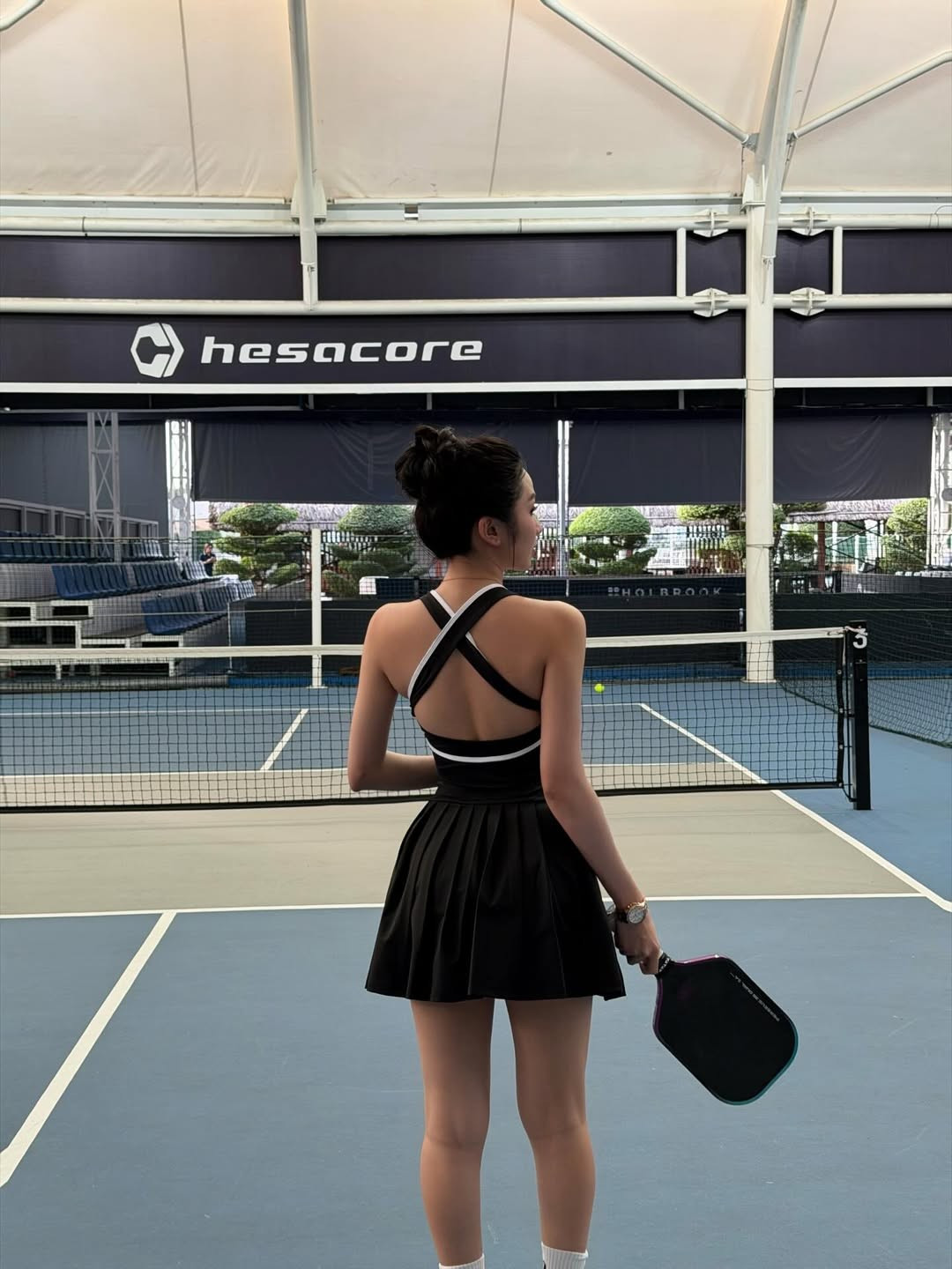 Việc tích cực tập luyện pickleball cho thấy Quỳnh Như không chỉ theo kịp xu hướng mà còn duy trì được hình thể săn chắc, cân đối. (Ảnh: IGNV)