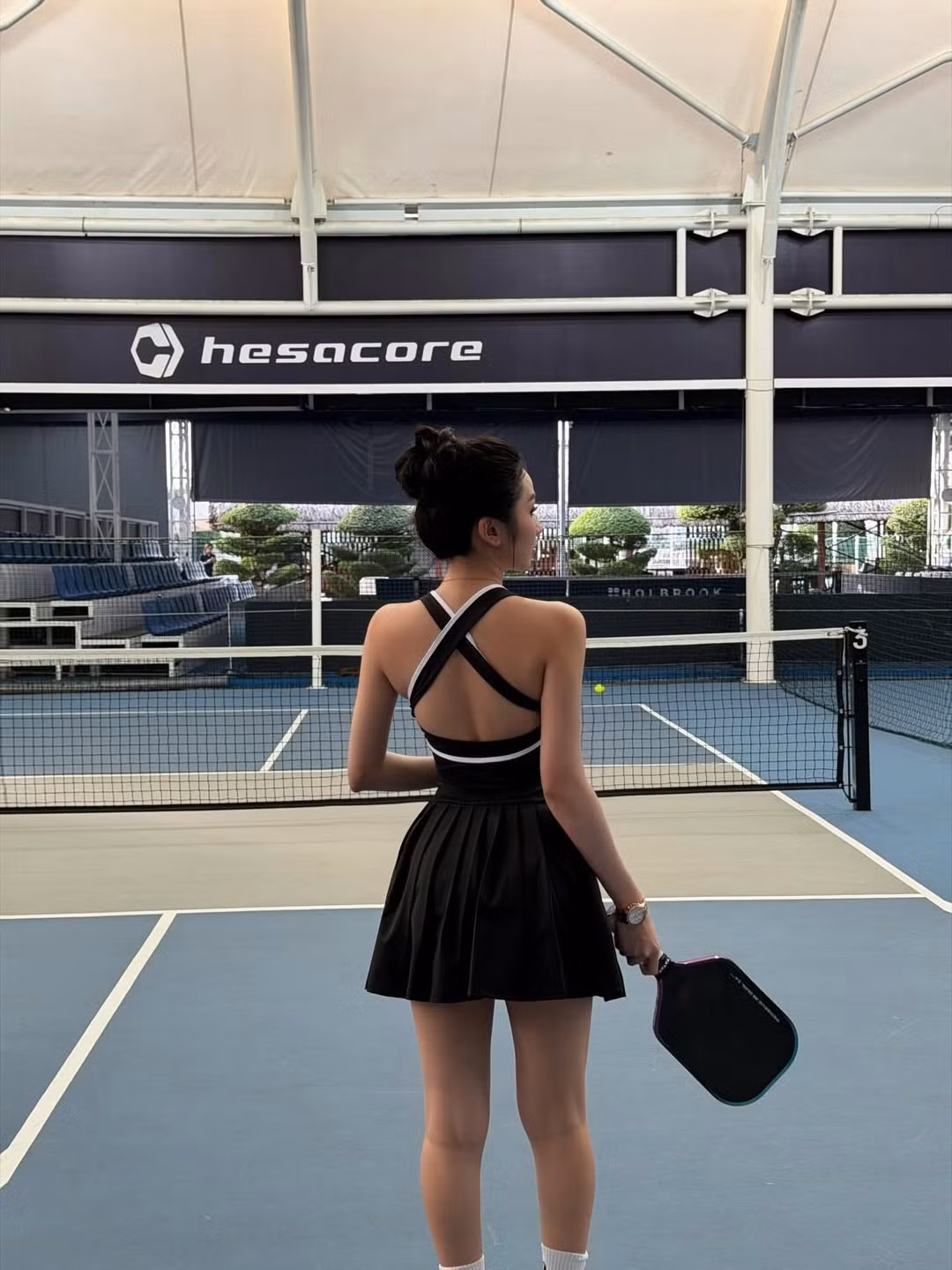 Việc tích cực tập luyện pickleball cho thấy Quỳnh Như không chỉ theo kịp xu hướng mà còn duy trì được hình thể săn chắc, cân đối. (Ảnh: IGNV)