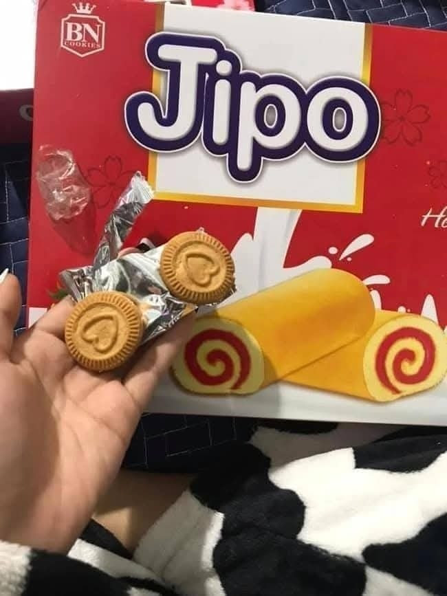 Các thương hiệu quen thuộc như Oreo, Cozy, Solite cũng không thoát khỏi số phận khi bị "cosplay" thành Jipo, Gozy, Silate.