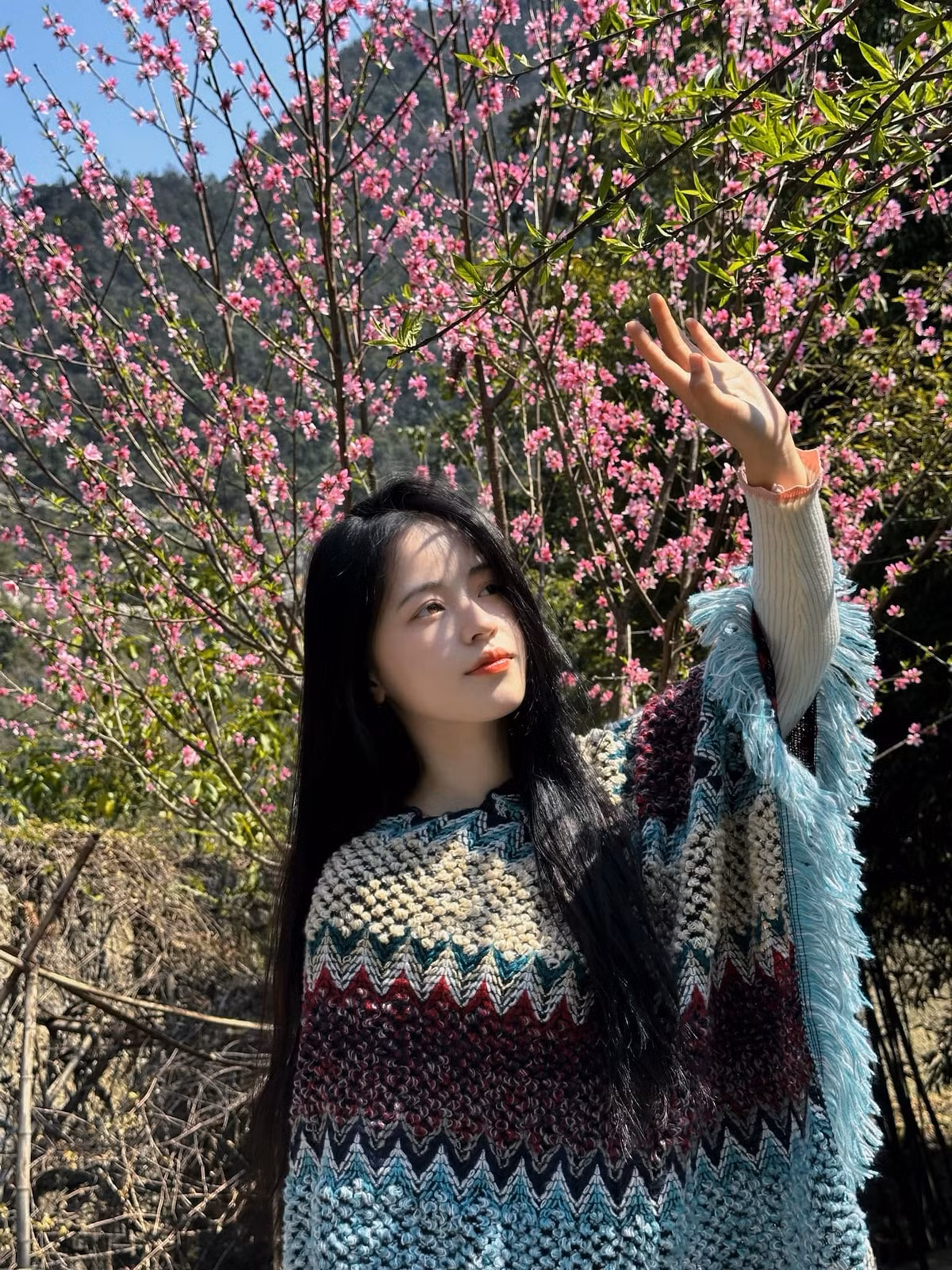 Hiện tại, đã 7 năm kể từ khi nổi tiếng, cô gái Hà Giang trở thành thiếu nữ 22 tuổi và vẫn cực kỳ xinh đẹp.