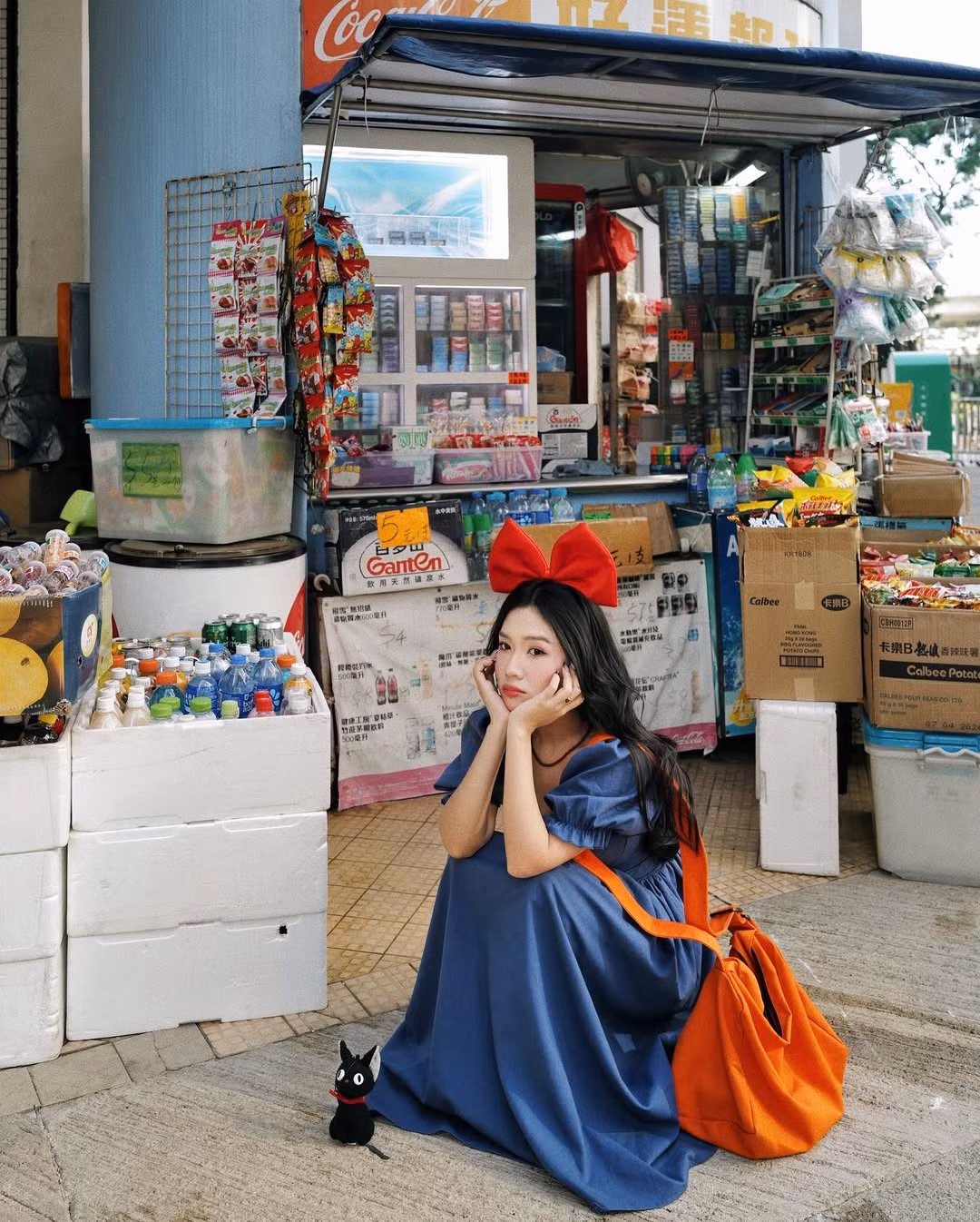 Bộ ảnh hóa thân Kiki lần này không chỉ là một ý tưởng Halloween tuyệt vời mà còn chứng minh rằng "crush quốc dân" một thời vẫn giữ vững phong độ nhan sắc và gu thẩm mỹ đỉnh cao. (Ảnh: FBNV)