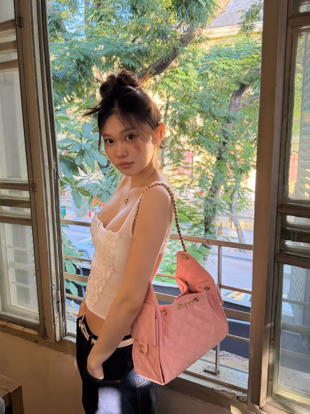 Cách đây khoảng 1 tháng, cô nàng đã chia sẻ những hình ảnh vừa vượt cạn thành công, nhận về rất nhiều lời chúc mừng từ bạn bè và người thân. (Ảnh: IGNV)