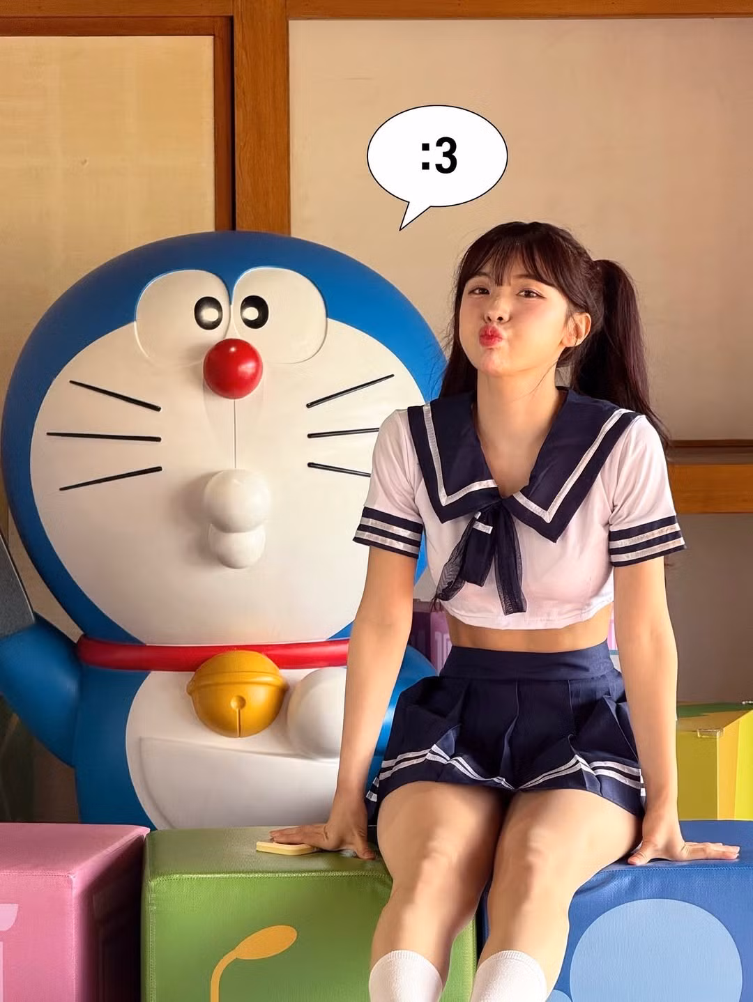 Ở bình luận, người hâm mộ không ngừng dành những lời khen "có cánh" cho nhan sắc và hình thể của cô. "Đúng là nữ thần không góc chết!", "Vòng eo này thật sự quá đỉnh!", "Dù ở đâu thì cô ấy cũng tỏa sáng". (Ảnh: IGNV)