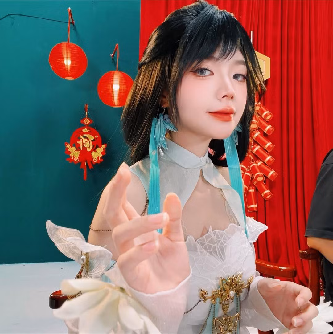 Cô nàng từ lâu đã gắn liền với hình ảnh cá tính, nổi loạn cùng phong cách thời trang biến hóa đa dạng. (Ảnh: IGNV)