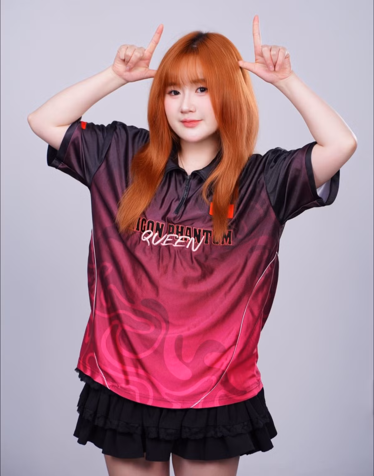 Vòng tuyển chọn đại diện quốc gia cho bộ môn Liên Quân Mobile đồng đội nữ tại SEA Games 33 vừa mới diễn ra trong hai ngày 9/8 và 10/8. Xuất hiện trong đội hình của Saigon Phantom Queens, MaiLK được nhiều người mệnh danh là linh hồn của đội với lối chơi "hổ báo", sắc sảo. (Ảnh: Facebook MaiLK)