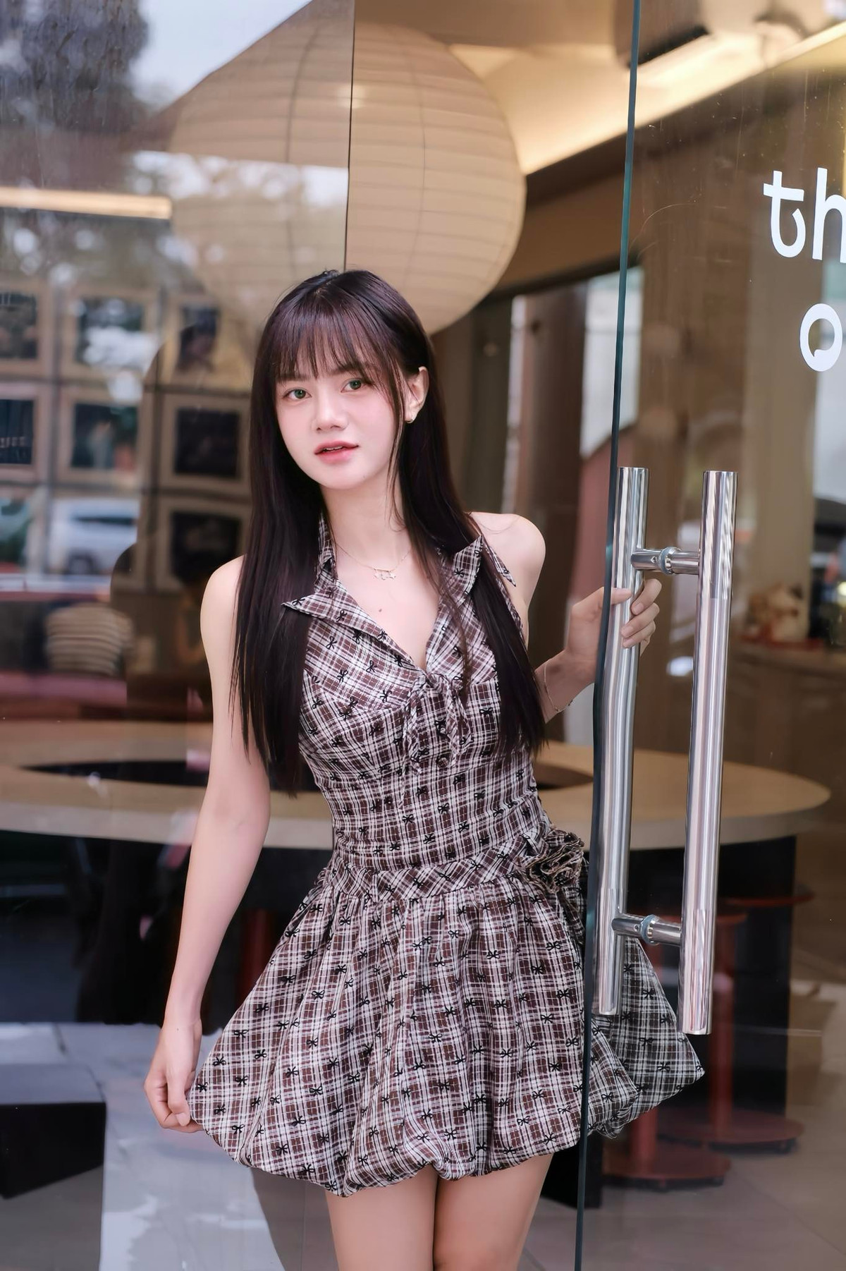 Đáng chú ý, Tiểu Ngáo từng là cựu sinh viên của Đại học Y Hà Nội. Tuy nhiên, vì đam mê mãnh liệt với diễn xuất, cô đã quyết định tạm gác lại việc học tại trường Y để theo đuổi con đường sáng tạo nội dung và diễn xuất. (Ảnh: FBNV)