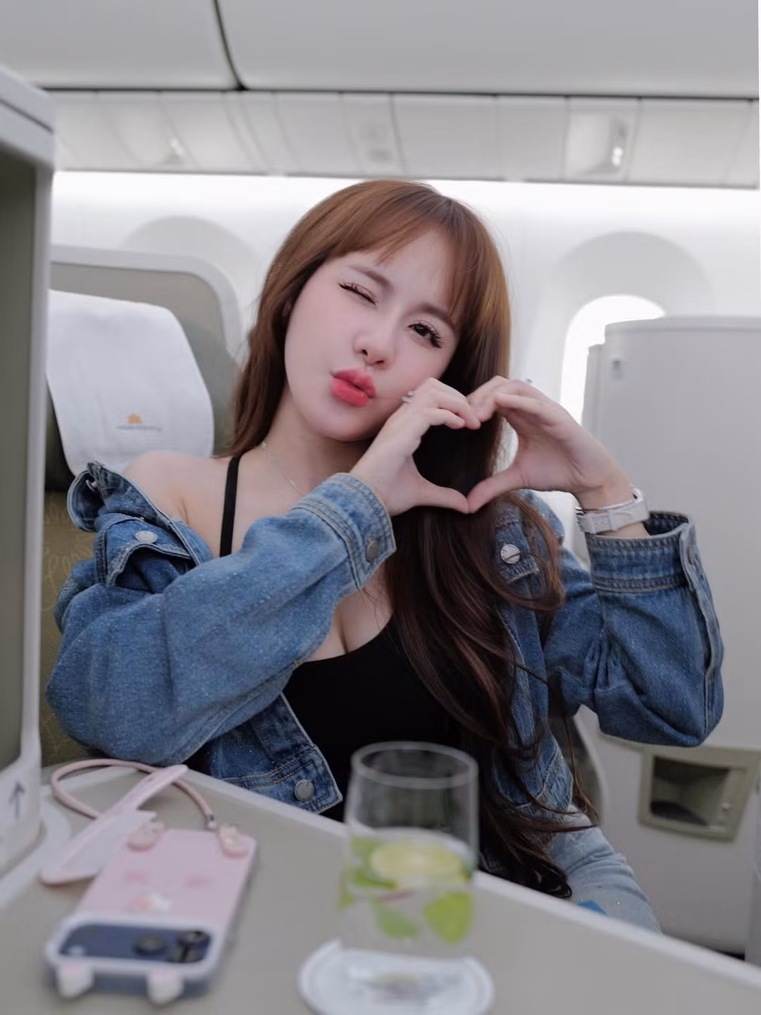 Hiện tại, Lê Tuyết Anh đang sở hữu lượng người theo dõi khủng trên cả Facebook và TikTok. Mỗi bức ảnh đăng lên mạng xã hội thu hút hàng nghìn lượt tương tác. (Ảnh: IGNV)