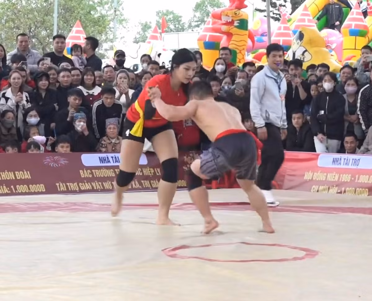 Đoạn video giao lưu võ thuật với nhà vô địch Jiu-jitsu thế giới Đào Hồng Sơn của Anh Thơ từng viral khắp các nền tảng mạng xã hội. (Ảnh: FBNV)