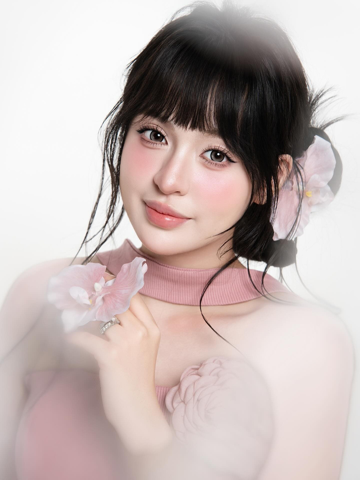 Sau vài tháng kết hôn, nàng hot girl 2k đã chia sẻ tin vui sắp sửa lên chức mẹ. Hiện tại Thanh Tâm đã bước sang những tháng cuối của thai kỳ, cô nàng thường xuyên cập nhật ảnh bầu xinh đẹp, rạng rỡ lên lên trang cá nhân. (Ảnh: Instagram @po.trann)