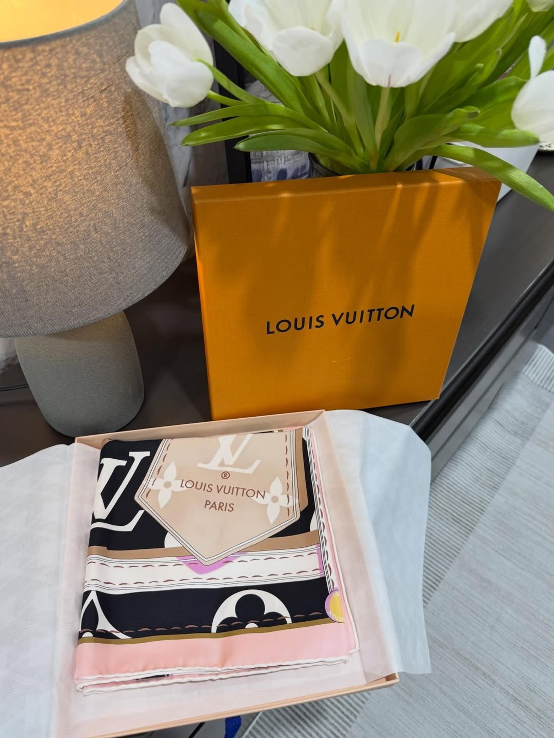 Điểm chiếm "spotlight" trong ngày sinh nhật của Mai Ngọc chính là dàn quà tặng hàng hiệu khiến bất cứ tín đồ thời trang nào cũng phải ao ước. (Ảnh: IGNV)