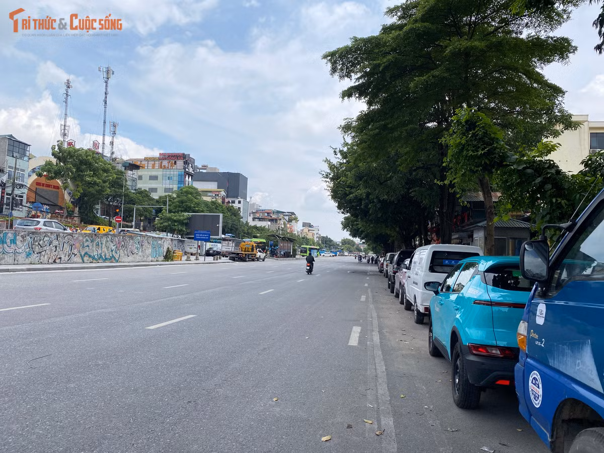 Trục đường Trần Quang Khải - Trần Nhật Duật là ranh giới tự nhiên phía Đông của Vành đai 1. Mạng lưới bãi đỗ xe dọc trục này giúp ngăn các phương tiện phát thải cao đi sâu vào khu vực Phố Cổ.