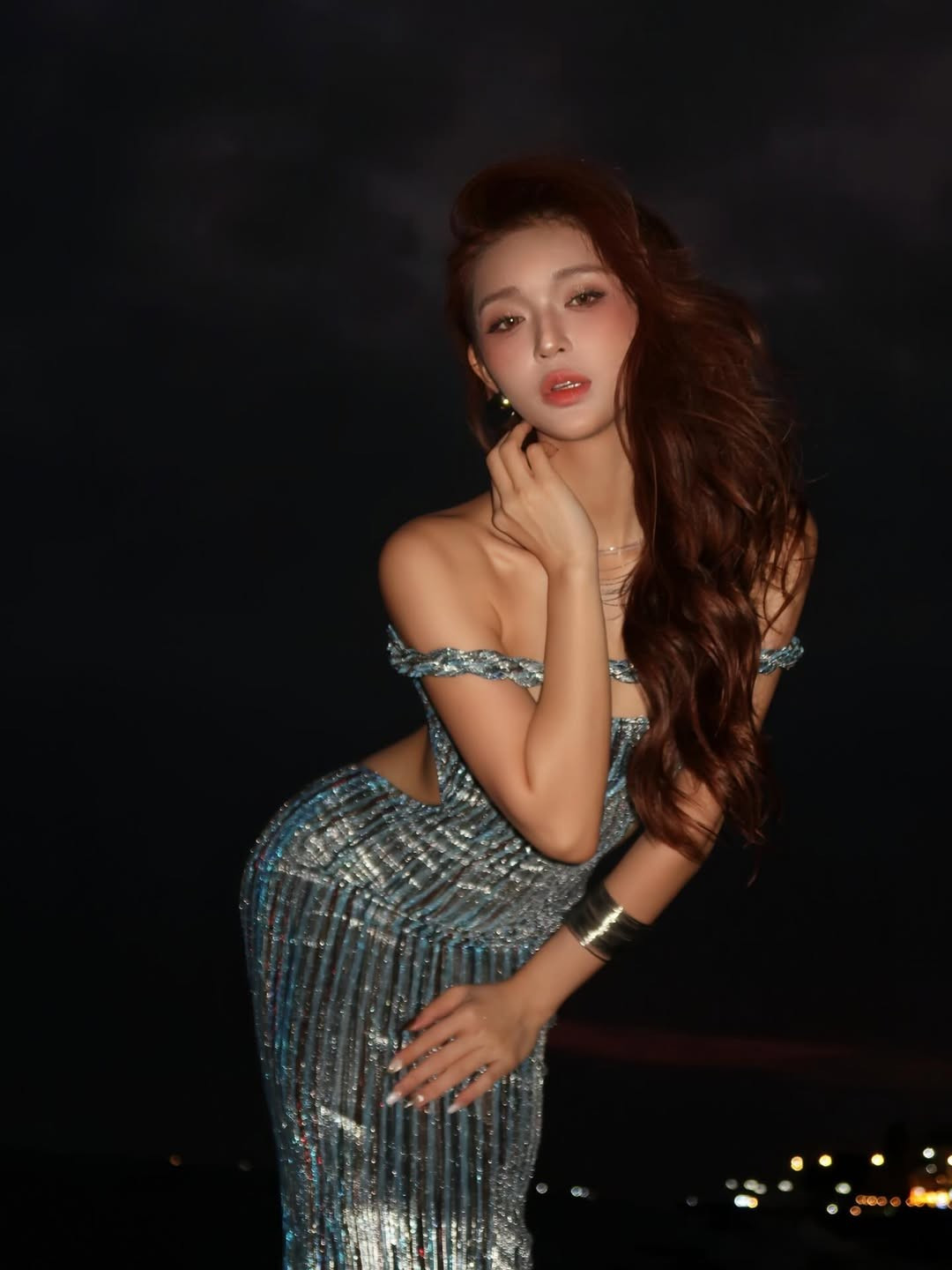 Trút bỏ hình ảnh thường ngày, Mai Hà Hoàng Yến mới đây xuất hiện đầy ma mị và cuốn hút trong bộ trang phục dạ hội ôm sát body. (Ảnh: IGNV)