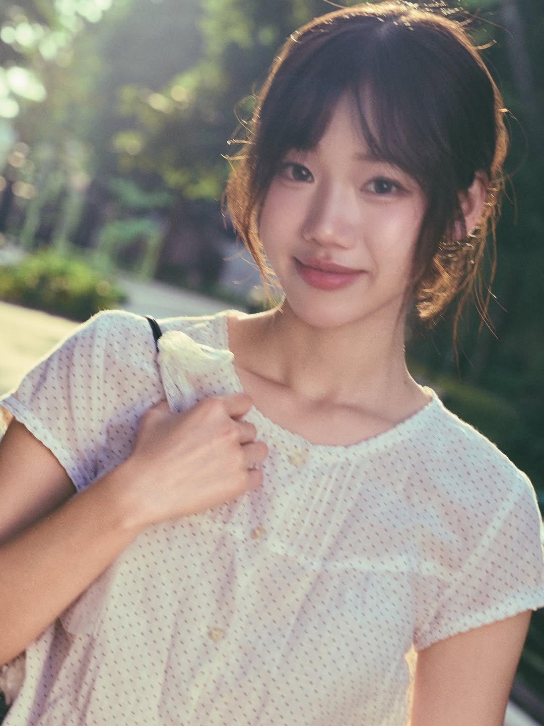 Nhiều người nhận xét thần thái của cô nàng có nét tương đồng với các nữ chính trong những bộ phim thanh xuân Hàn Quốc hay Nhật Bản. (Ảnh: IGNV)