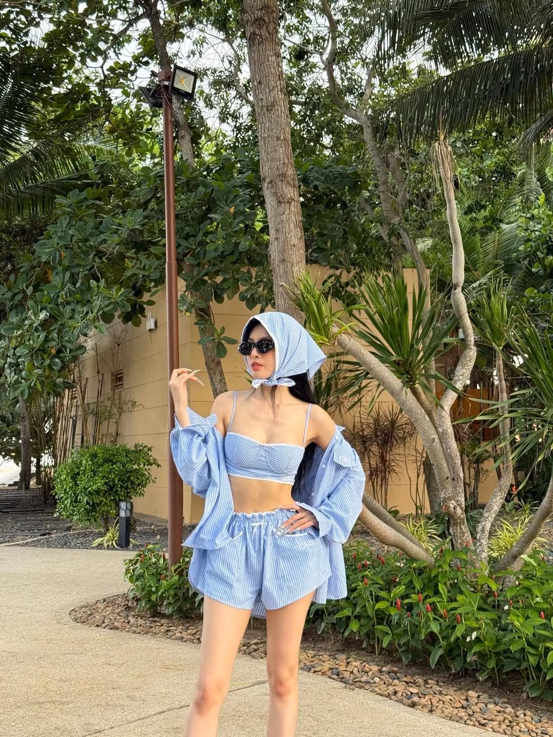 Sở hữu trang cá nhân với hơn 75.000 người theo dõi, mỗi bài đăng của nữ dancer Tammy (tên thật Nguyễn Minh Thu) đều nhận về lượng yêu thích cùng tương tác khủng. Mới đây, cô nàng gây chú ý với loạt ảnh chào hè đầy năng lượng.