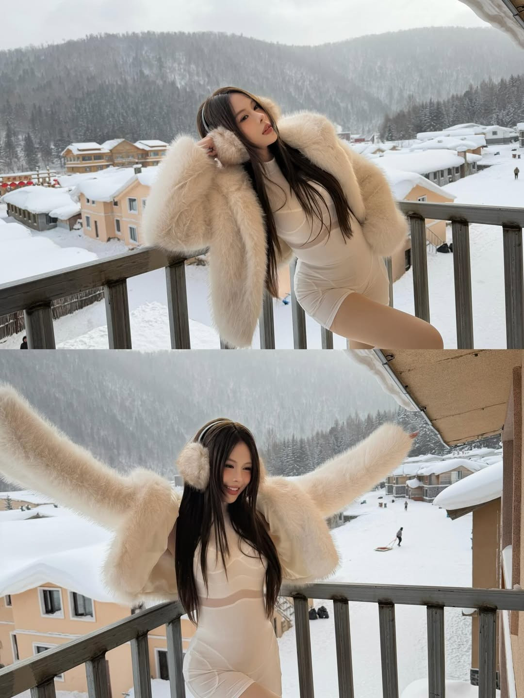 Trong bức ảnh chụp tại quán cà phê địa phương, cô nàng nhẹ nhàng thưởng thức ly nước ấm, tạo nên một khoảnh khắc yên bình và đầy thơ mộng. (Ảnh: IGNV)