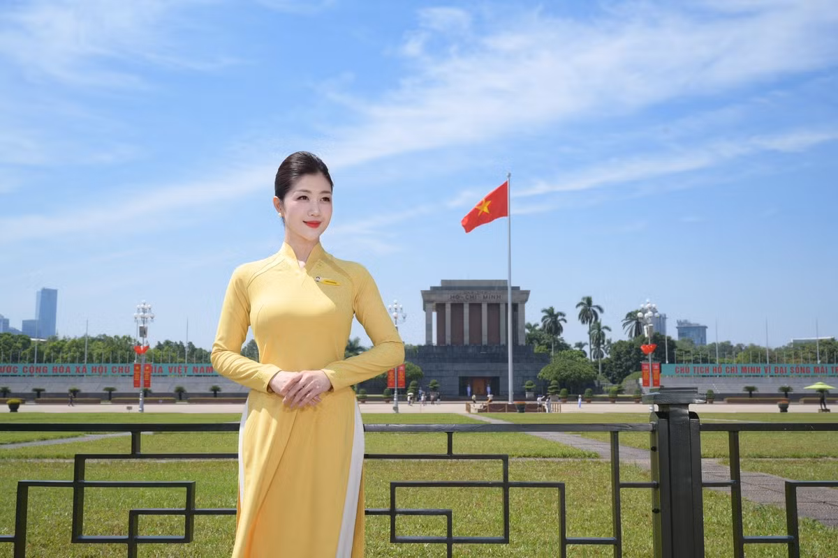 Từ năm 2015, Nam Phương chính thức gia nhập đội ngũ tiếp viên hàng không của Vietnam Airlines. Chỉ sau 6 năm (đến năm 2021), Nam Phương đã được thăng cấp lên vị trí tiếp viên trưởng – một minh chứng rõ ràng cho năng lực lãnh đạo, sự chuyên nghiệp và khả năng ứng biến linh hoạt trong mọi tình huống của cô.