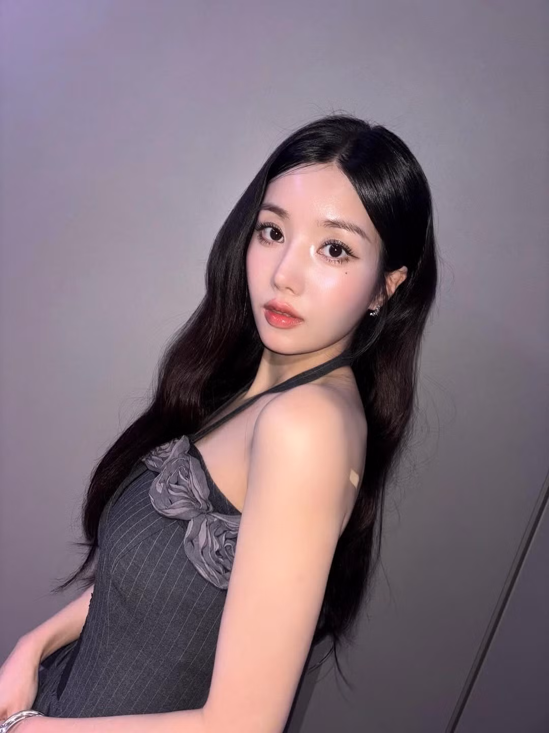 Với sắc vóc quyến rũ, phong cách thời trang độc đáo và thần thái tự tin trên sân khấu, "nữ thần gợi cảm" Kwon Eun Bi hứa hẹn sẽ mang đến cho Việt Nam những khoảnh khắc đáng nhớ. (Ảnh: IGNV)